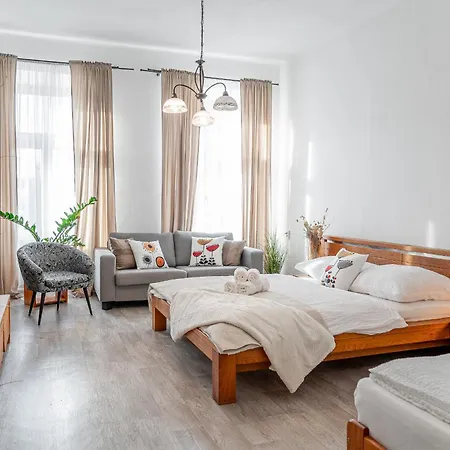 Апартаменти Puskinova 100m2 6 Beds Center *