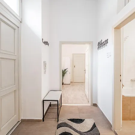 Daire Puskinova 100m2 6 Beds Center Kösice