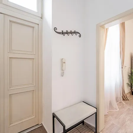 Daire Puskinova 100m2 6 Beds Center Kösice