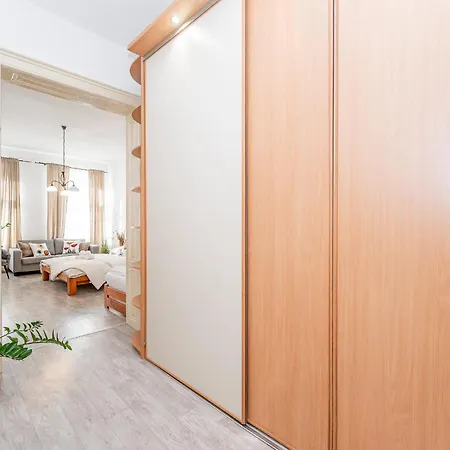 Puskinova 100m2 6 Beds Center Košice