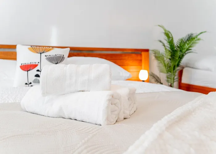 Puskinova 100m2 6 Beds Center 아파트