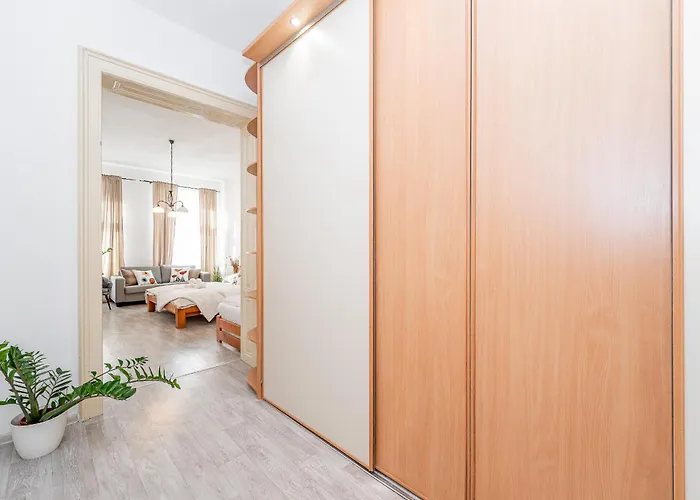 Puskinova 100m2 6 Beds Center 코시체