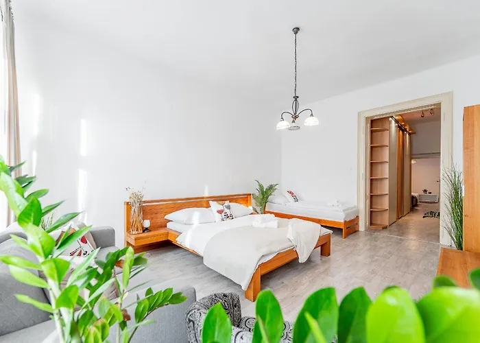 Puskinova 100m2 6 Beds Center